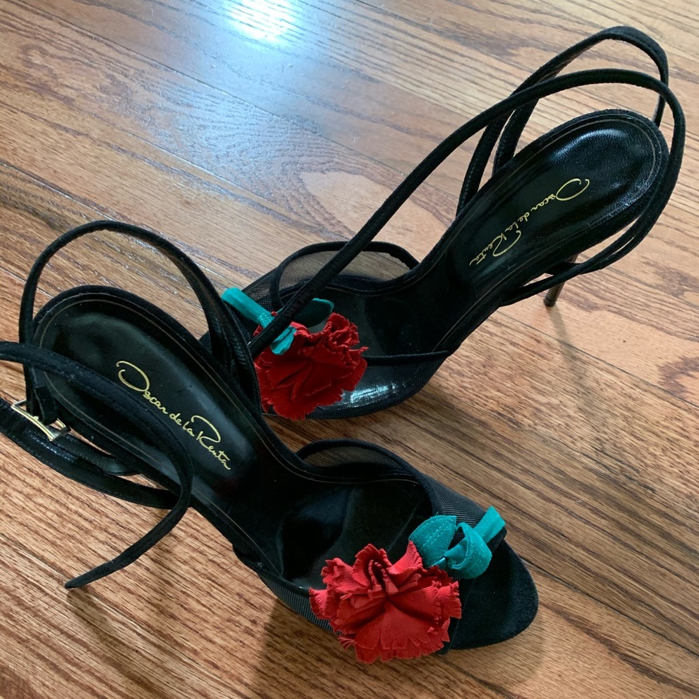 Woman’s NEW Oscar de la Renta sandals